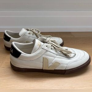 Veja Panenka Sneakers Women’s size 9
